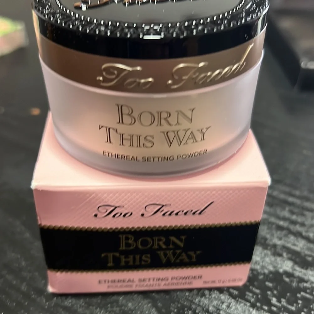 🌛💕Host Pick! Too Faced Born This Way Translucent Setting Powder